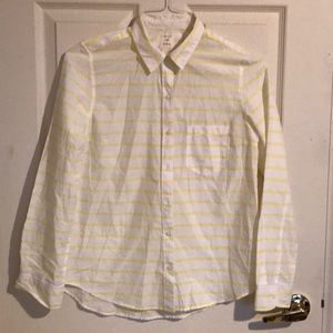 🌼GAP Yellow Button Down Shirt